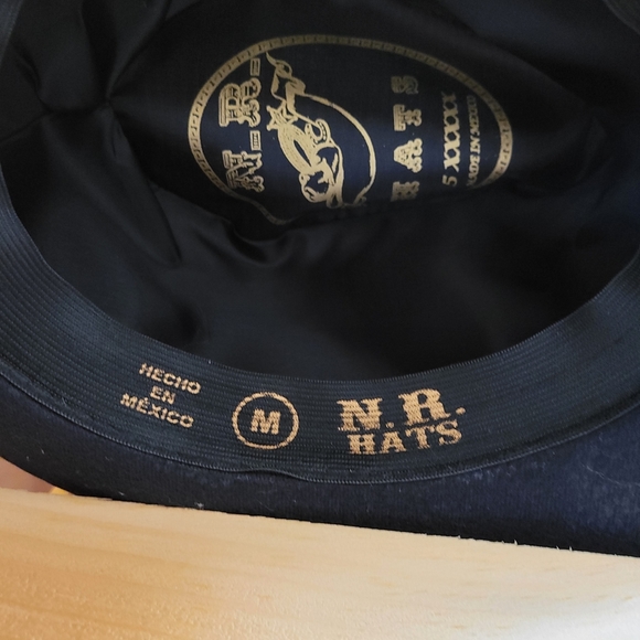 Women's Black Felt Fedora Hat - Picture 4 of 6